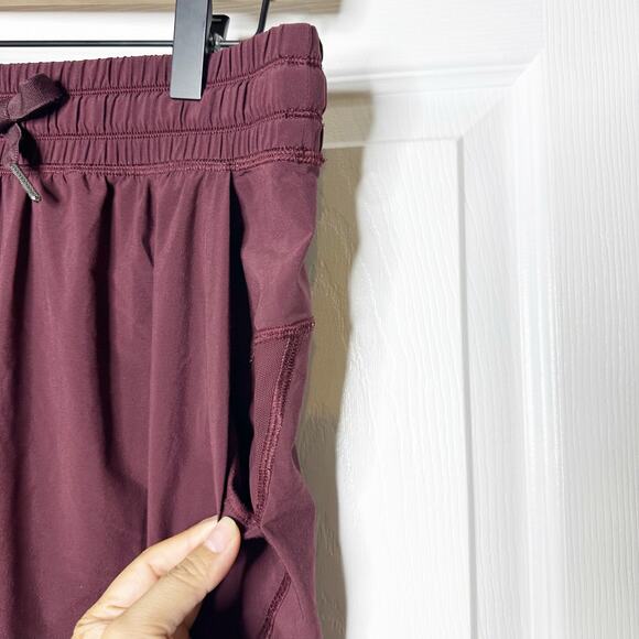 Lululemon Size 2 Namaskar Crop Garnet Pants Athleisure Workout - Picture 4 of 8